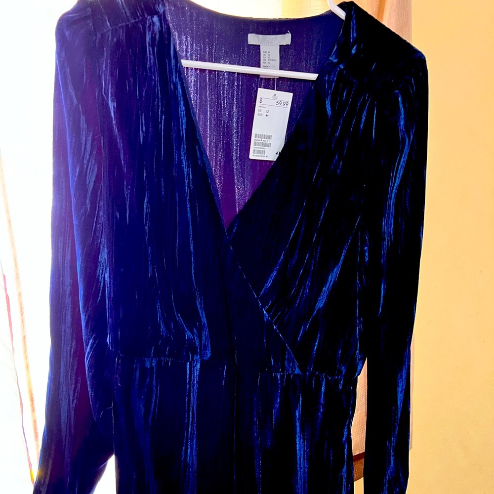 Navy blue velvet mini dress from H&M